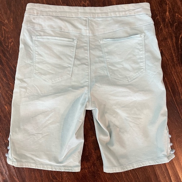 *Aqua* Tribal Jeans Audrey Mid Rise Short Size 10 Aqua Color - Picture 6 of 8